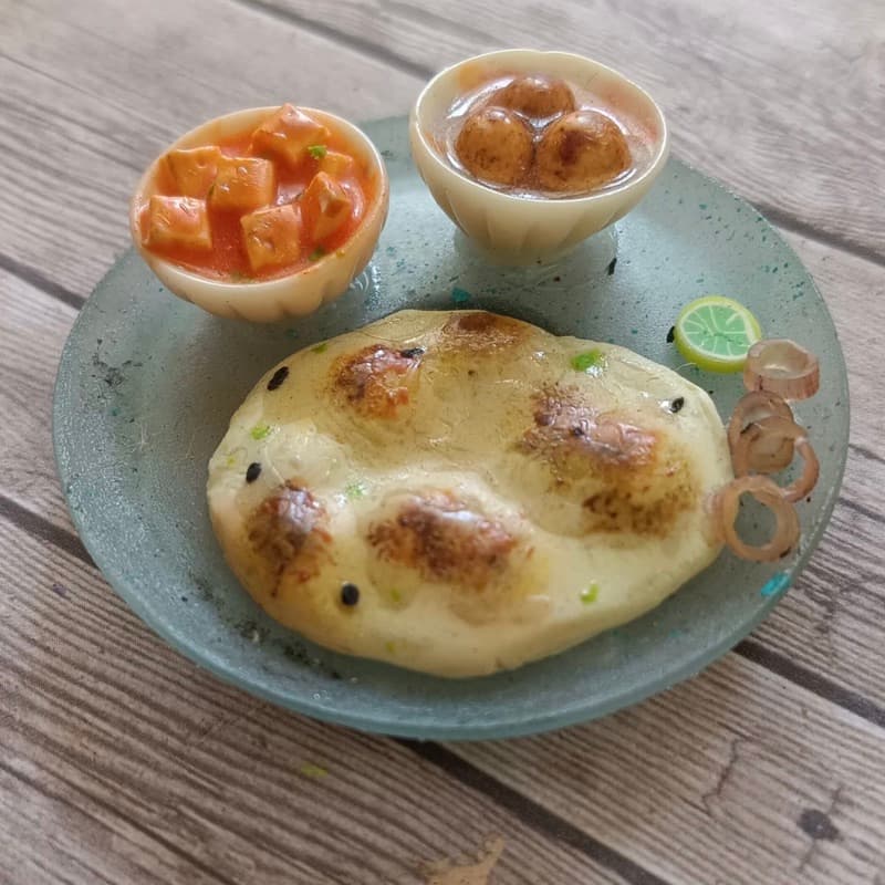 Miniature naan and curry
